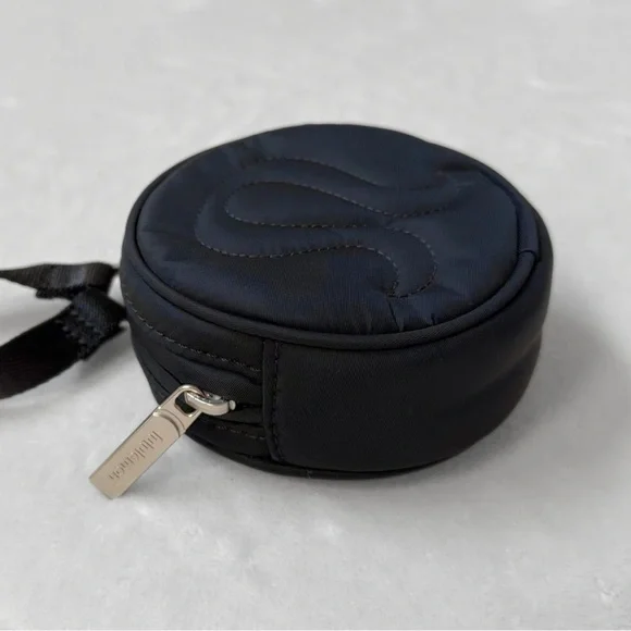 NWOT Lululemon Logo Pouch Coin Case Keychain – Black Nylon Mini Clip Pouch - Picture 4 of 7